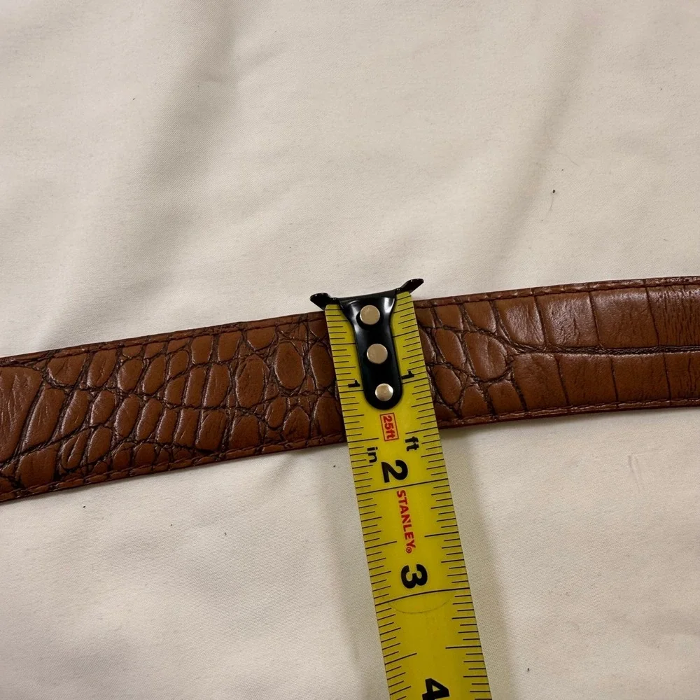 Vintage Liz Claiborne Brown Croc Embossed Leather Belt Gold Crescent Buckle 2642
